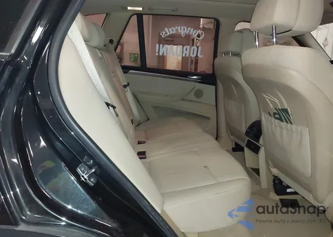 2010 BMW X5 xDrive30I z USA, uszkodzony, nr VIN 5UXFE4C50AL382376